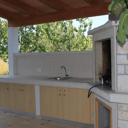 With A Parking Space - 7172 Umag
